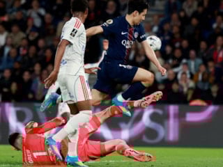 Olimpik Lyon, PSG'yi deplasmanda yendi