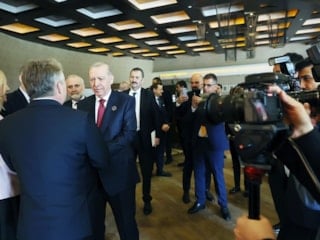 Alman Die Zeit gazetesi: Türkiye esnek diplomasi yürütüyor