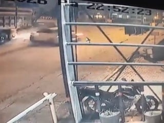 Elazığ’da 4 kişinin yaralandığı kaza kameraya yansıdı