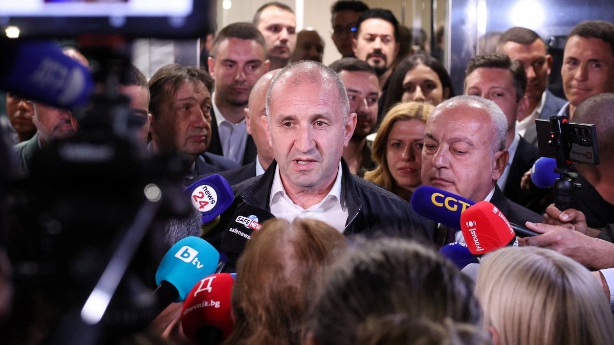 Bulgaristan'da eski Cumhurbaşkanı Radev, genel seçimi birinci tamamladı