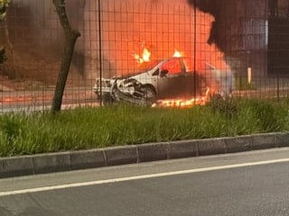 Tekirdağ'da kaza yapan otomobil alev aldı