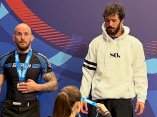 Şampiyon Barış Arduç'tan yeni poz! Kardeşini paylaştı