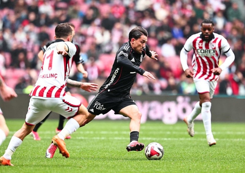 69e5c94753ed5547__w1200xh847 Cengiz Ünder istatistiklerde dibi gördü!