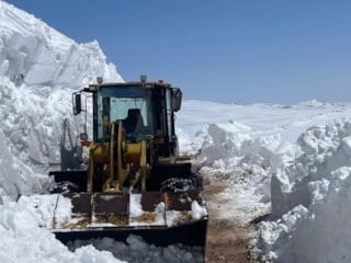 Erzurum'da 5 metreyi bulan karla mücadele
