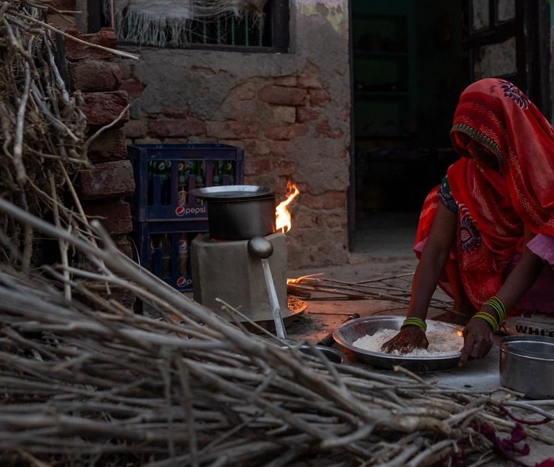 Hürmüz Boğazı'ndaki aksamaların Hindistan'da yarattığı enerji sıkıntısı devam ediyor