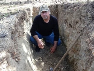 Karabük'te 9 kez ölümle burun buruna geldi: kendi mezarını hazırlıyor