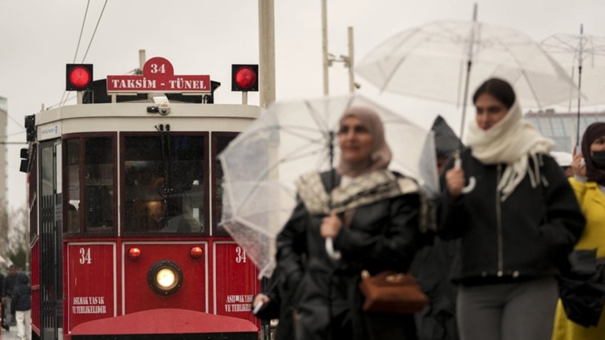 İstanbul Valiliği'nden şiddetli yağış uyarısı: Sıcaklık düşüşe geçiyor