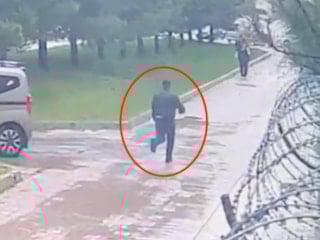 Diyarbakır'da üzerine su sıçratan sürücünün bir de saldırısına uğradı