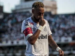 Neymar, efsanesi olduğu kulüpte yuhalandı