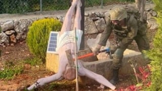 Lübnan’da İsrail askeri, İsa heykelini parçaladı: Batı dünyası yine sessiz