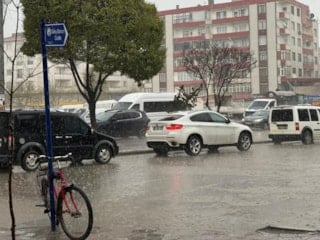 Iğdır’da 5 dakikalık sağanak, kenti suya boğdu