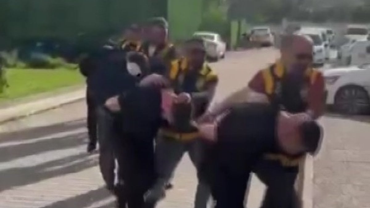 Adana'da okul çevresinde silah silah sesleri: 7 gözaltı