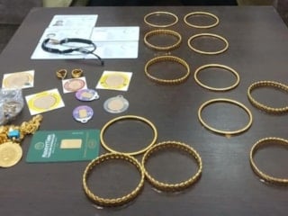 Diyarbakır’da otobüste unutulan altın dolu çanta, sahibine teslim edildi