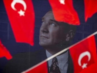 En anlamlı 23 Nisan şiirleri: 2-3-4 kıtalık ilkokul ve ortaokul 23 Nisan şiirleri