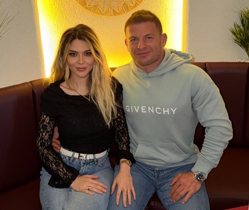 İlayda Şeker ve İsmail Balaban kızları İlis! Görenler yorum yapmadan geçemedi