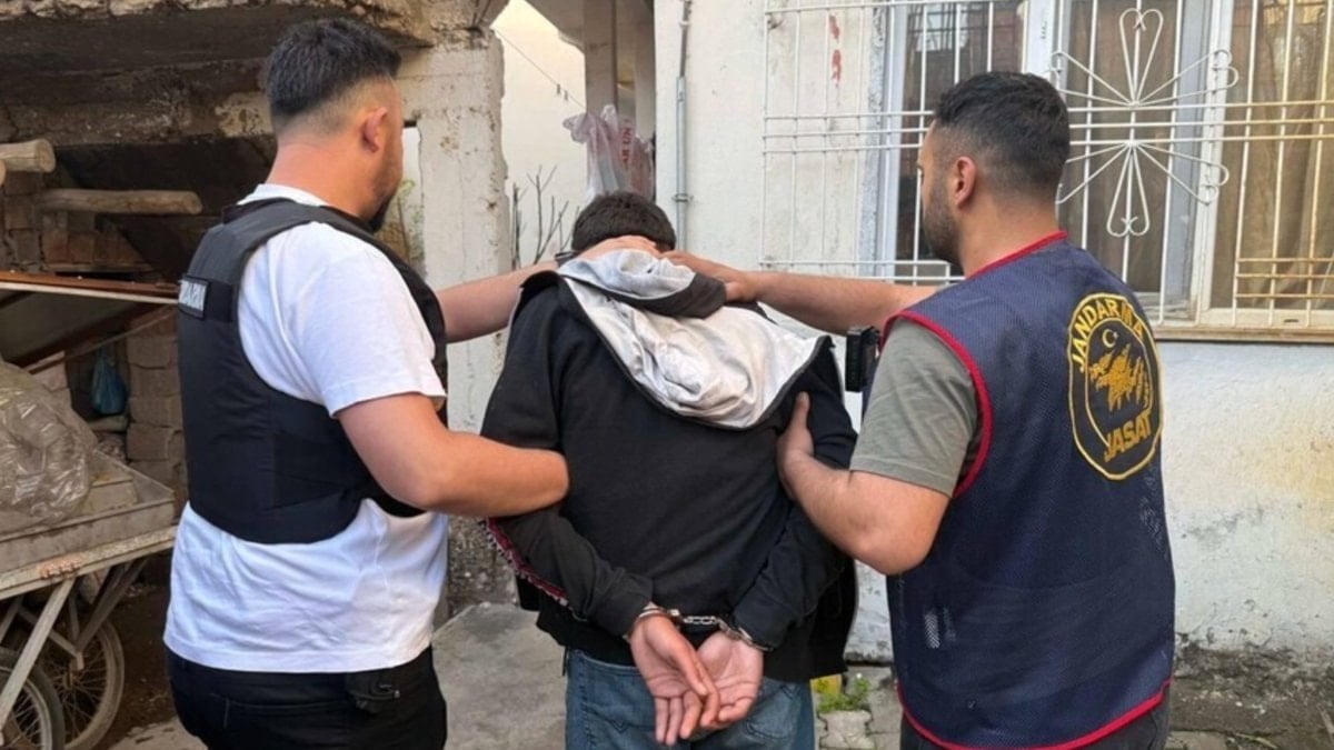 MİT'ten 9 ilde 'panel' operasyonu: 11 tutuklama