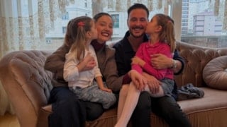 İkizlerin doğum günü için Pelin Akil ve Anıl Altan bir arada