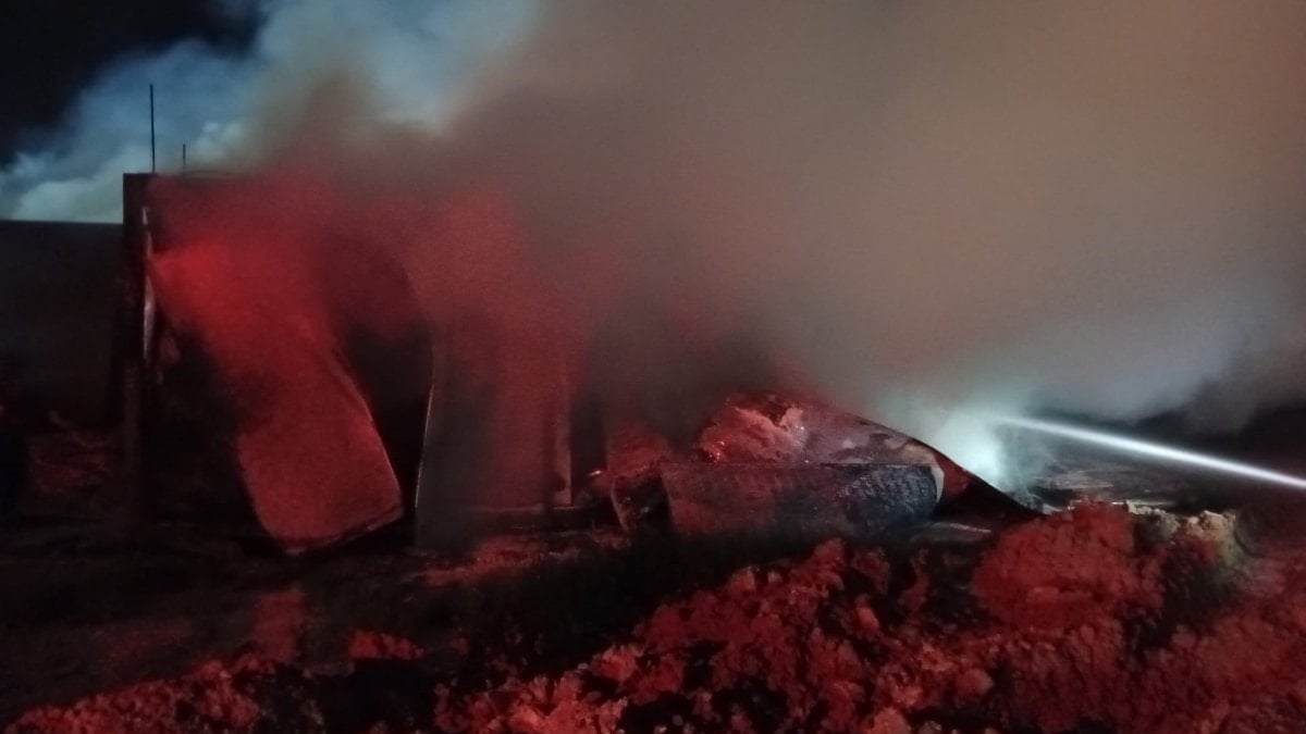 Hatay’da şantiye konteynerinde yangın: 1 ölü