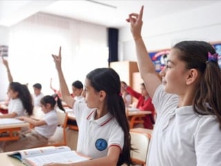 24 Nisan Cuma okullar tatil mi? Tatiller birleşti mi? MEB'in kararı...