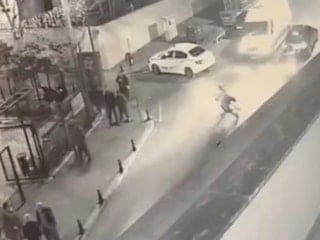 İstanbul'da motosikletlinin öldüğü kazanın yeni görüntüleri ortaya çıktı: Ambulans şoförü tutuklandı