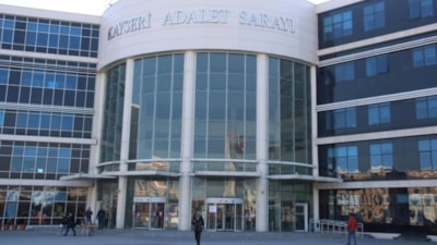 Kayseri'de 18 yıl hapis cezası alan kadın mahkeme salonunda ağladı