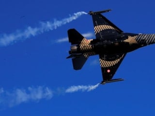 SOLOTÜRK, 23 Nisan gösterileri öncesi prova yaptı