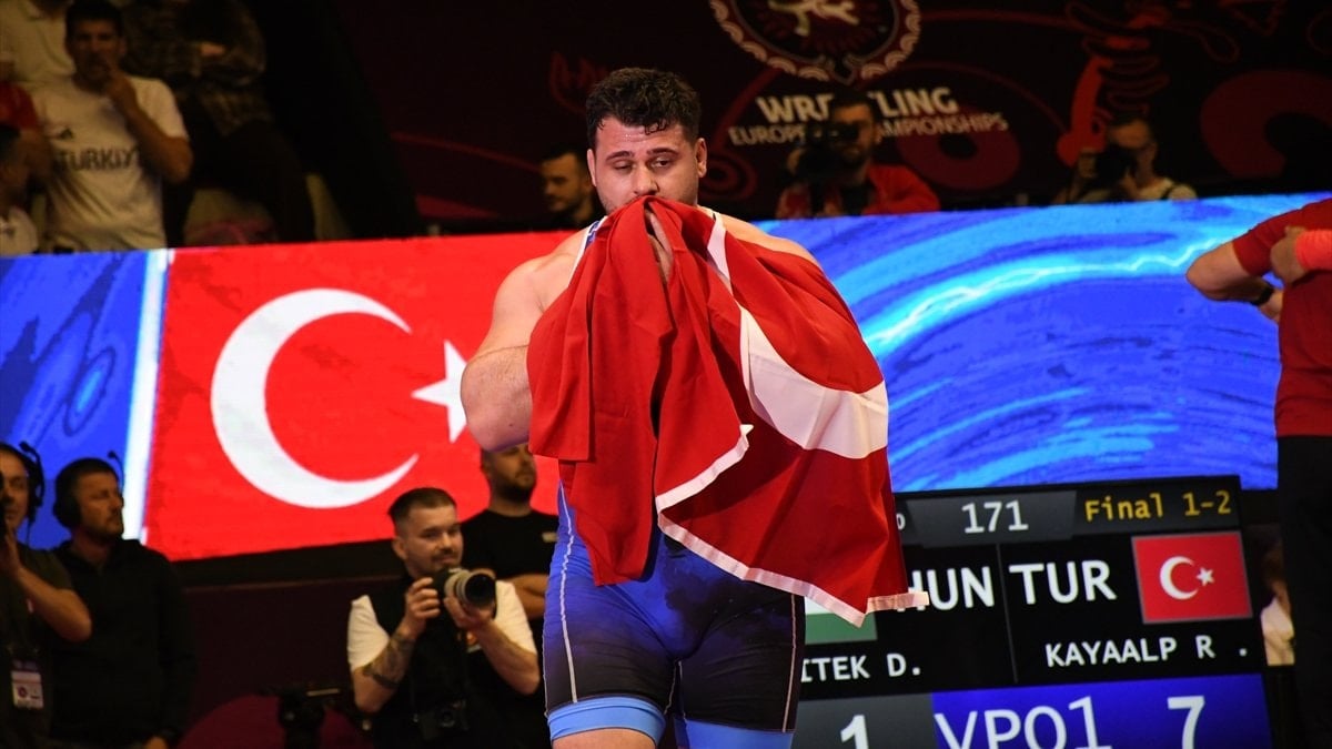 Cumhurbaşkanı Erdoğan'dan, Rıza Kayaalp'e tebrik telefonu