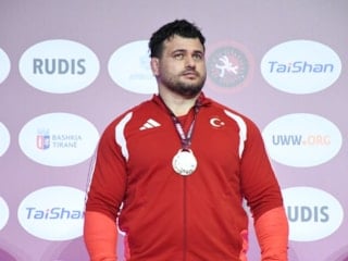 Rıza Kayaalp tarihe geçti! 13. kez Avrupa şampiyonu oldu