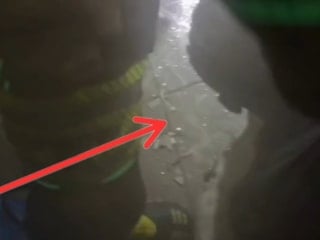 Diyarbakır'da yangında baygın bulunan kişiyi itfaiye ekipleri kurtardı