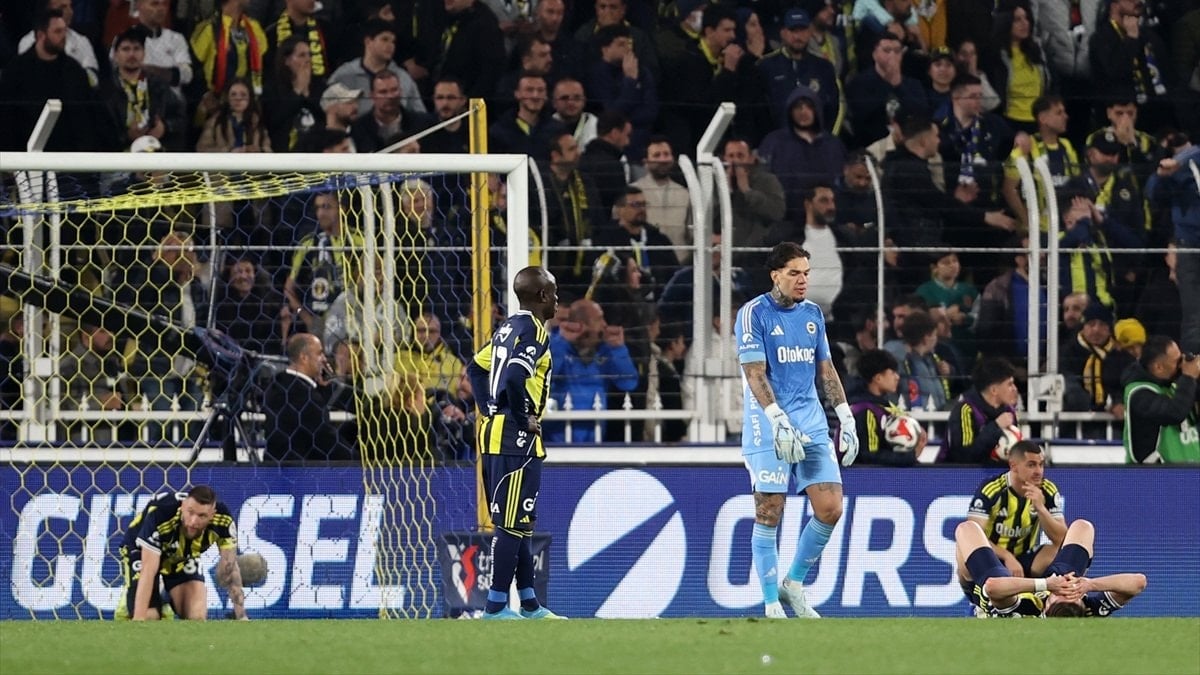 Fenerbahçe, 4 günde 2 darbe birden aldı