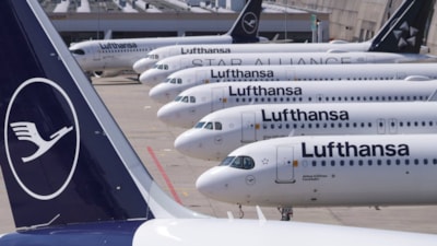 Lufthansa yakıt fiyatlarından dolayı 20 bin uçuşu iptal etti