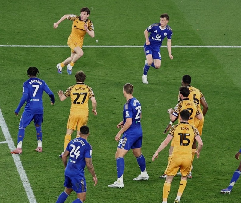 Hull City ile berabere kaldılar! Leicester City küme düştü