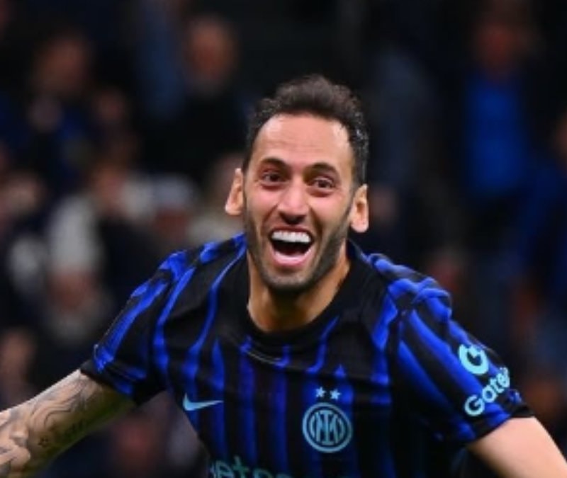 Hakan Çalhanoğlu yıldızlaştı! Inter, Como'yu kupada eledi
