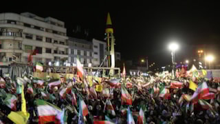 İran'da binlerce kişiden ABD ve İsrail'e 