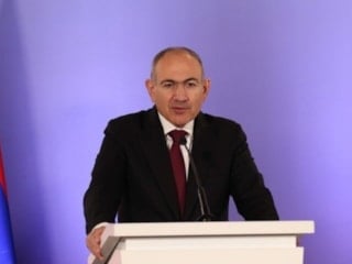 Nikol Paşinyan’dan Karabağ mesajı: Anayasa değişmeli