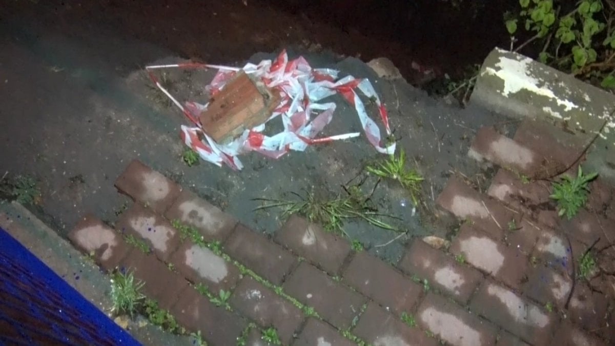 Sarıyer’de çöken kaldırım tehlike saçıyor: Mahalleli çözüm bekliyor