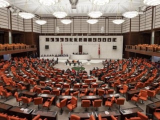 Sosyal medya ve doğum iznine yönelik düzenlemeler Meclis'te