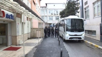 Uşak Belediyesi'ne yönelik rüşvet soruşturmasında gözaltına alınan 29 şüpheli adliyede