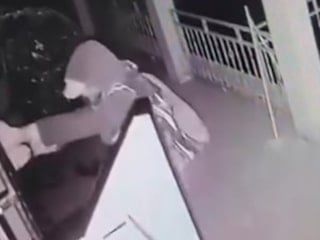 Elazığ’da eşyaları çarşafa sarıp kaçtılar