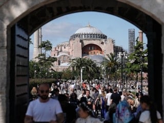 Yerli turistler geçen yıl seyahate 555,1 milyar lira harcadı