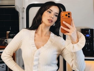 Direk dansı derslerine devam! Seray Kaya yeni video paylaştı