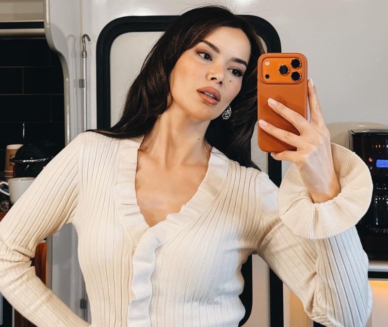 Direk dansı derslerine devam! Seray Kaya yeni video paylaştı