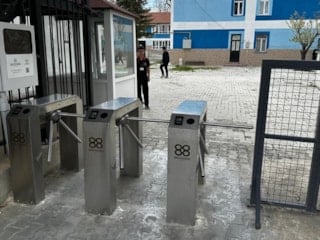 Denizli’de pilot okulda turnike sistemi: Şiddet ve devamsızlık neredeyse sıfırlandı