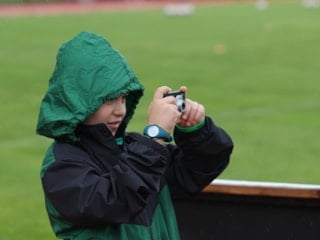 Serdar Dursun'dan minik taraftara anlamlı hediye