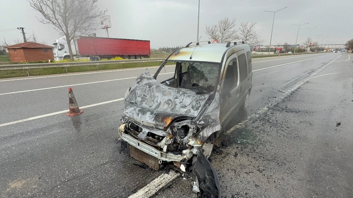 Eskişehir’de korkutan kaza: Araç alev aldı, sürücü son anda kurtarıldı