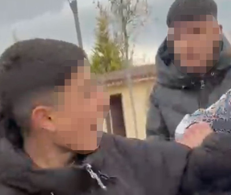 Eskişehir'de bir grup akranlarını darbedip sosyal medyada paylaştı