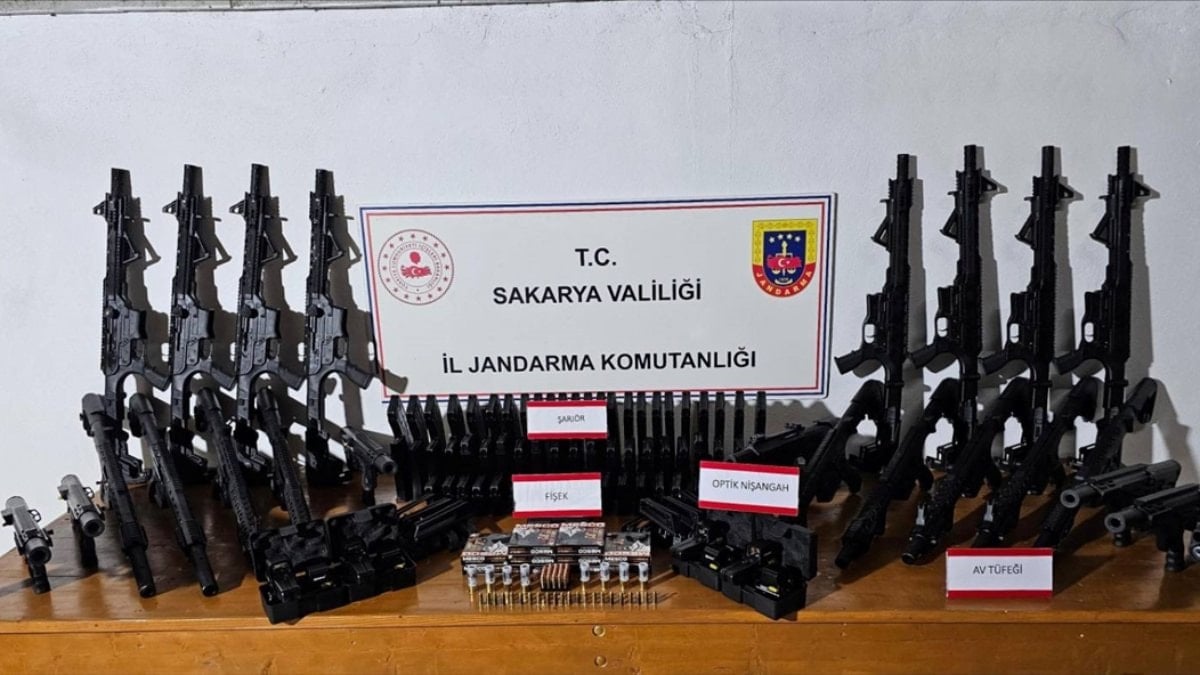 Sakarya'da silah kaçakçılarına darbesi: Cephanelik ortaya çıkarıldı