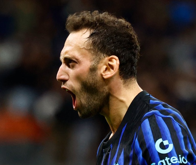 Cesc Fabregas: Hakan Çalhanoğlu'na hayranım