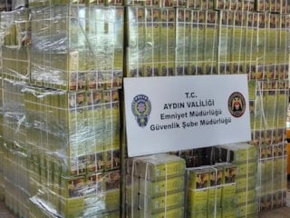 Aydın'da tağşiş yağ dolumunda kullanılan 2 bin teneke ele geçirildi