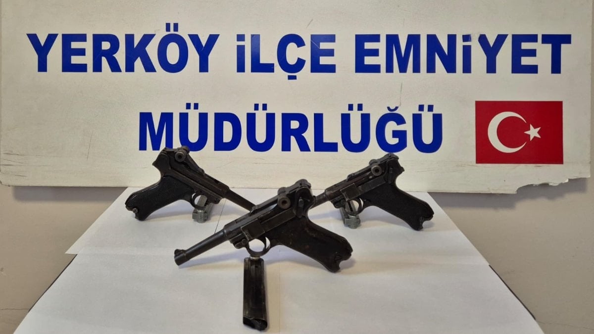Yozgat’ta şüpheli araçtan tarihi silahlar çıktı